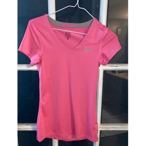 XS drifit Nike pro workout top